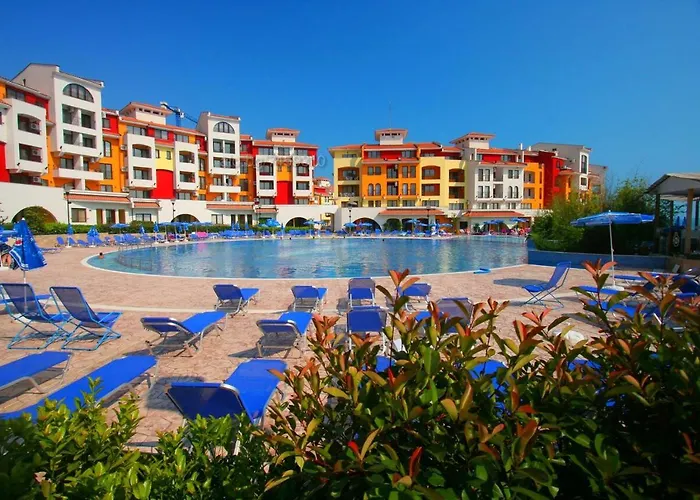 Apartahotel марина кейп Aheloy